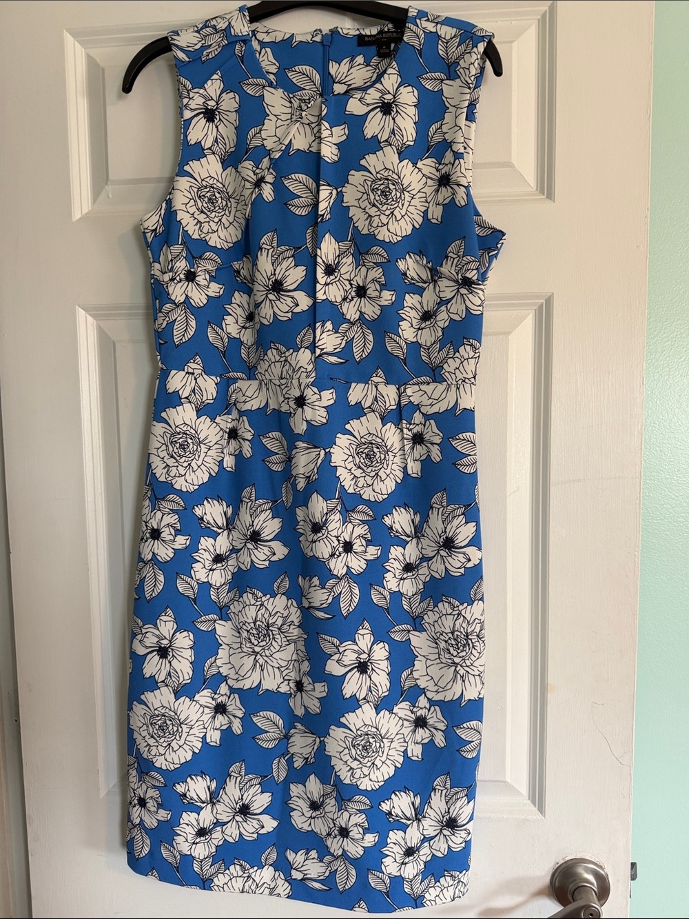 Banana Republic Blue and White Floral Midi Dress